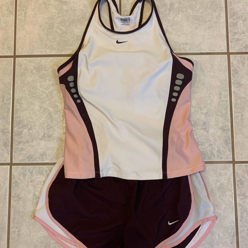 Nike Tempo Shorts - Running Outfit - S - M